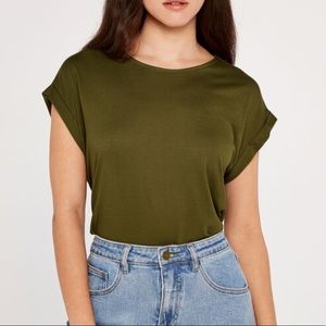 APRICOT T-Shirt Olive Khaki Army Green Curved Hem Tee Short Sleeve US6 Small NWT
